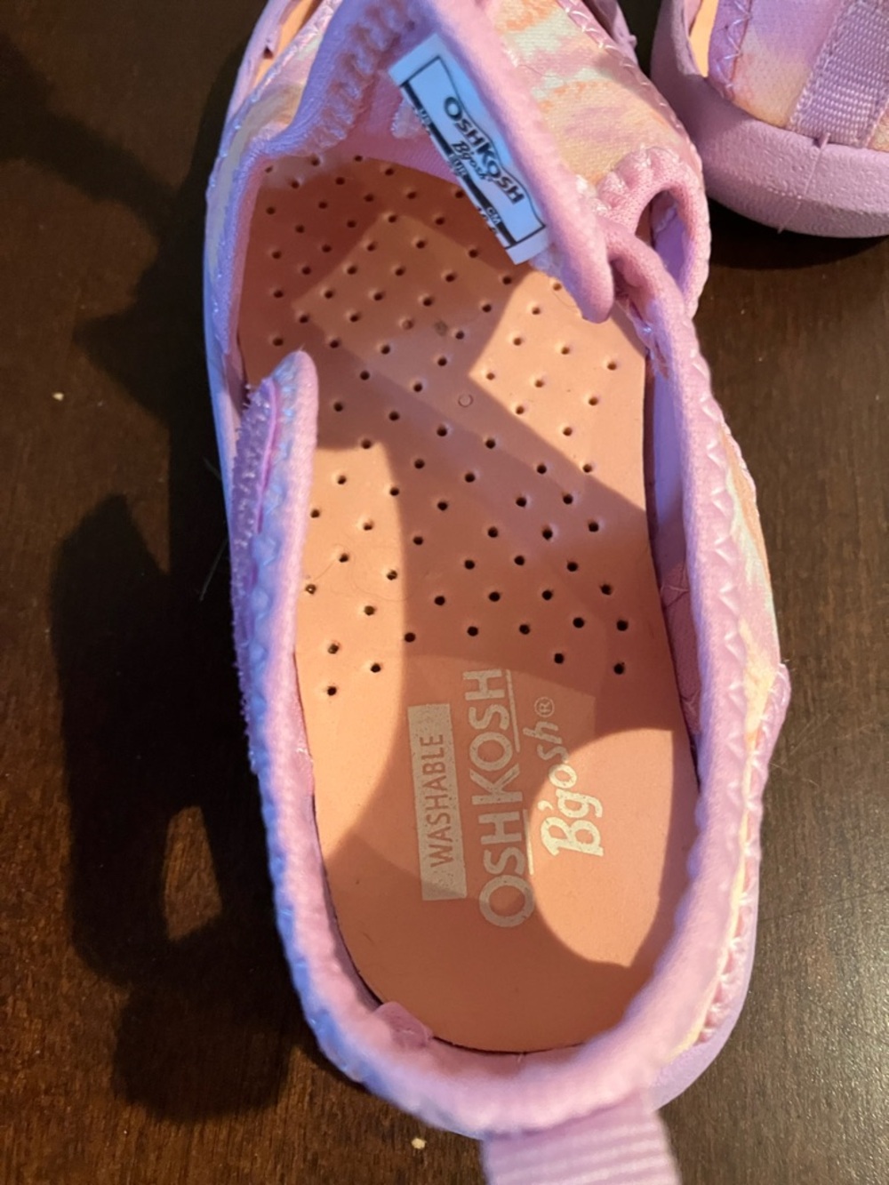 Size 10 girls OshKosh B'gosh Lilac and Peach Tie-Dye Kids Sandals or water shoes - Picture 5 of 7